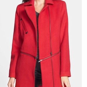 Mural Red Pea Coat